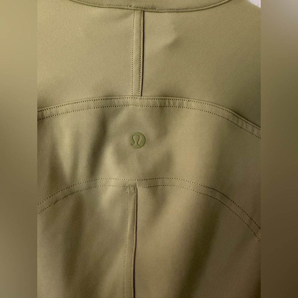 Lululemon InTransit Green Jacket - Picture 8 of 10